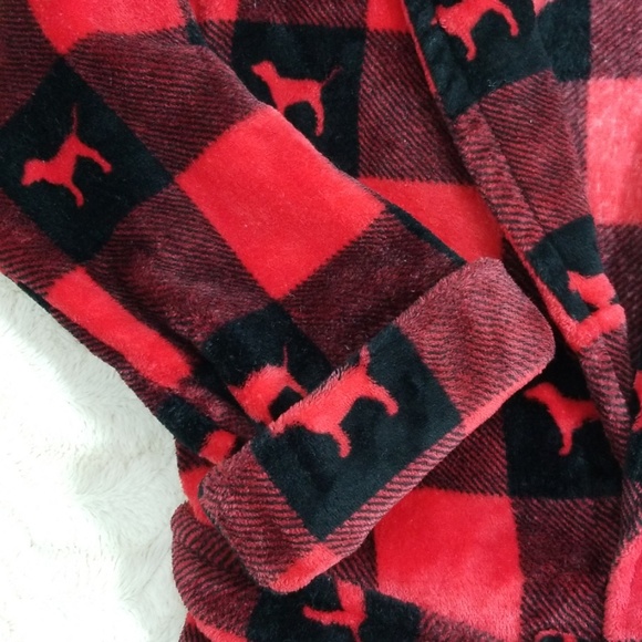 🎉PINK Victoria secret. "Cozi  plush Robe" - Picture 5 of 8